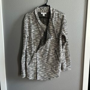 Maternity cardigan/light coat.